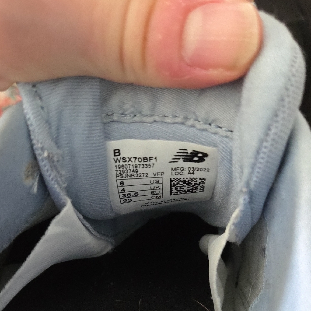 New Balance Sneakers - Picture 6 of 7